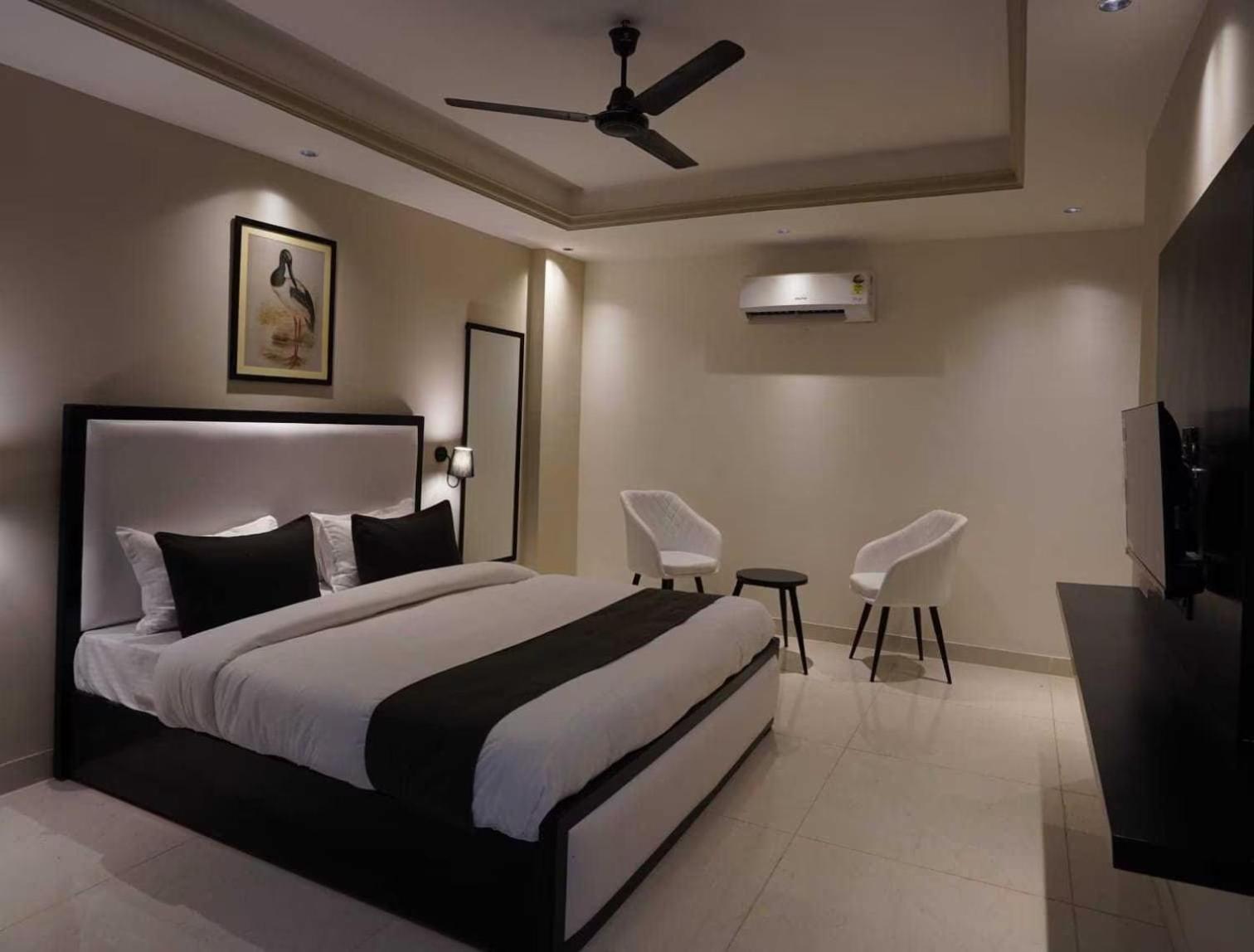 Grand Ivy Hotel New Delhi
