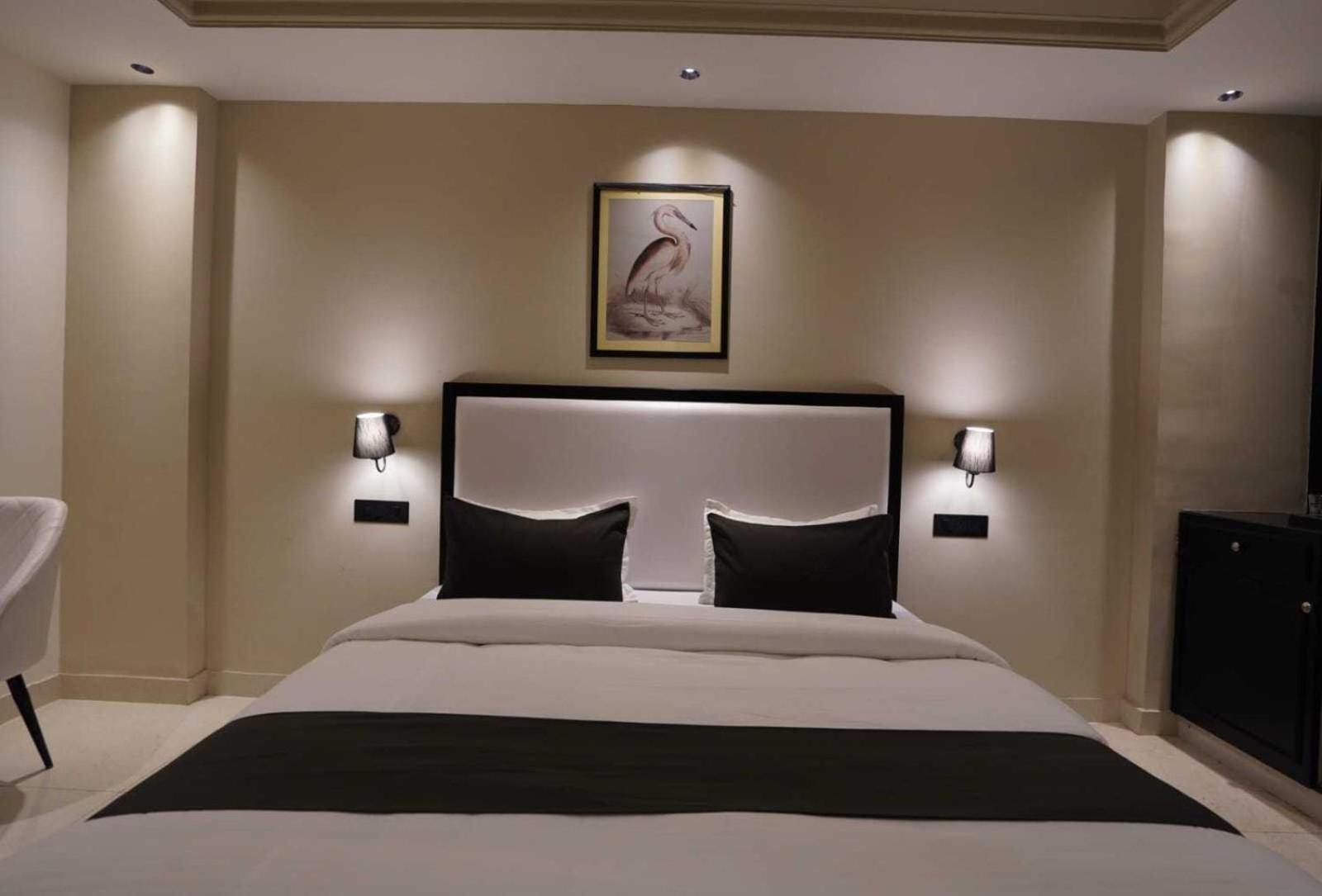 Grand Ivy Hotel
